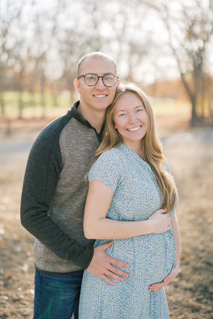 Maternity Session, couple posing in nature