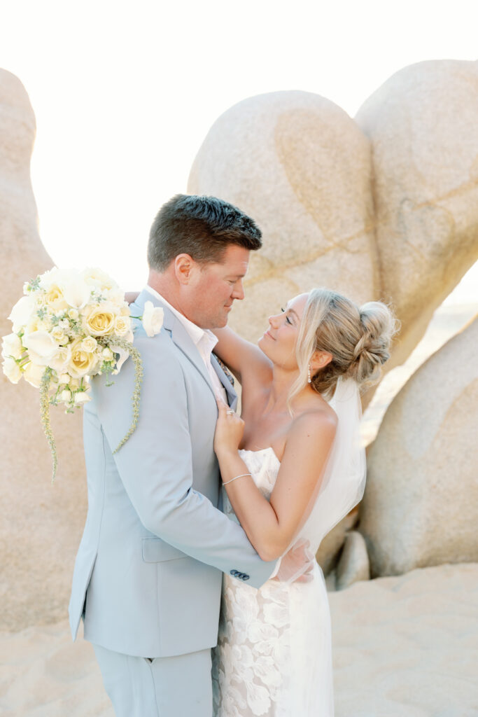 bride and groom cabo wedding