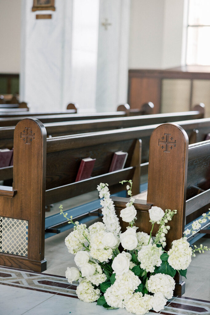 ceremony floral arrangement 