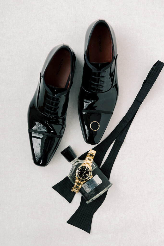 grooms shoes details shot