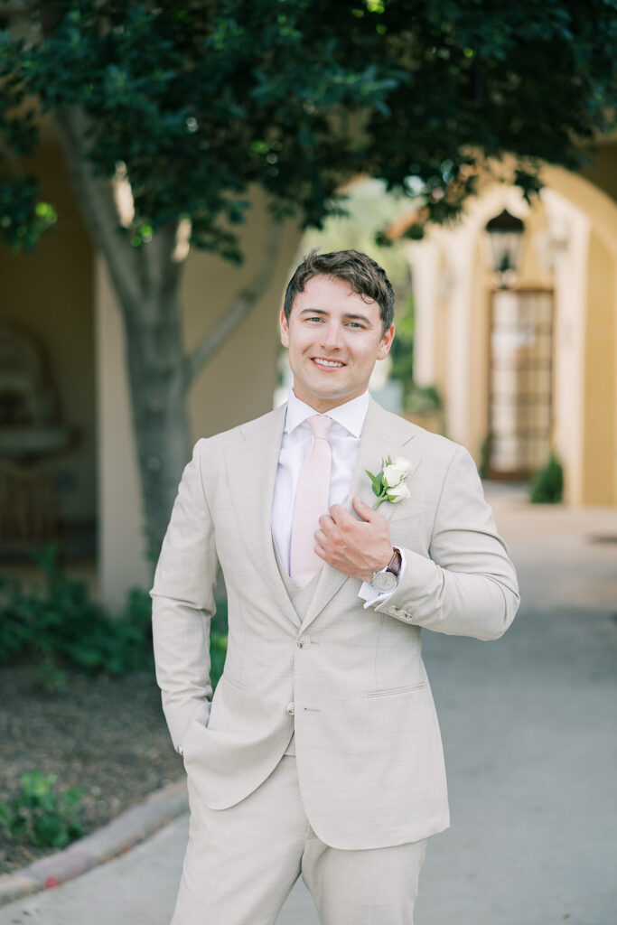 groom portrait