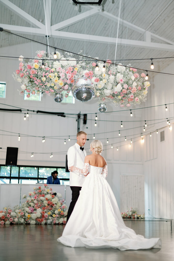 Fargo wedding photographer Liv By Grace Photo