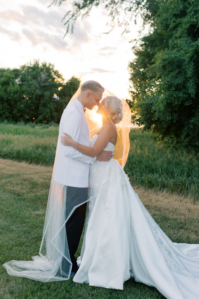 Fargo wedding photographer Liv By Grace Photo