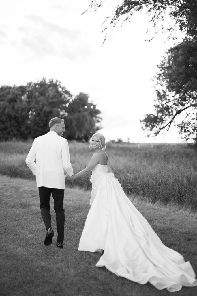 Fargo wedding photographer Liv By Grace Photo
