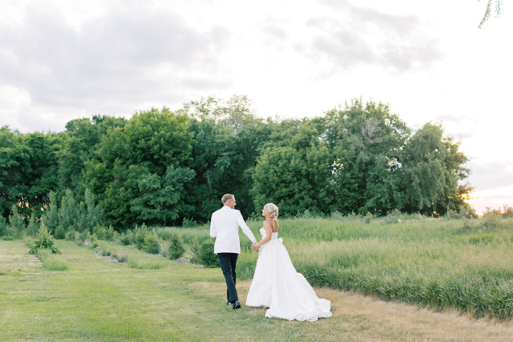 Fargo wedding photographer Liv By Grace Photo