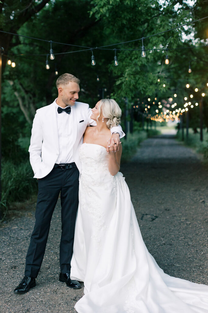 Fargo wedding photographer Liv By Grace Photo