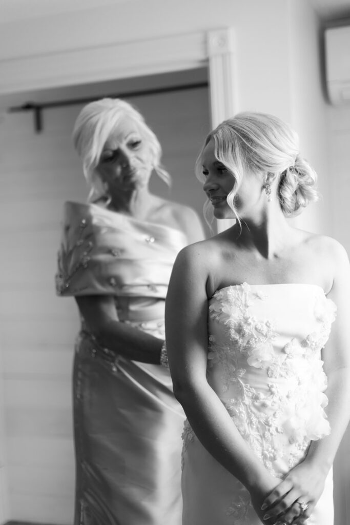 Fargo wedding photographer Liv By Grace Photo