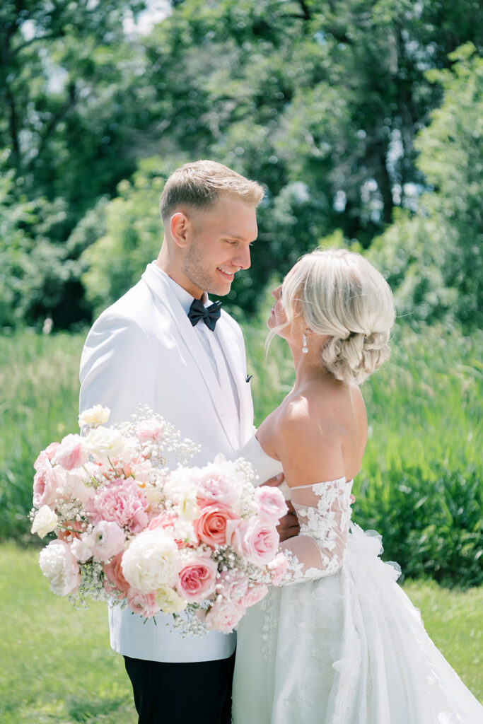 Fargo wedding photographer Liv By Grace Photo