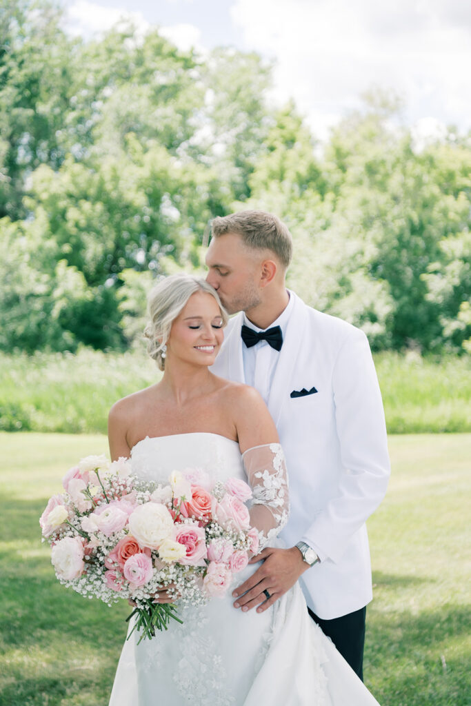 Fargo wedding photographer Liv By Grace Photo